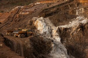 La transition énergétique est possible avec moins d’exploitation minière